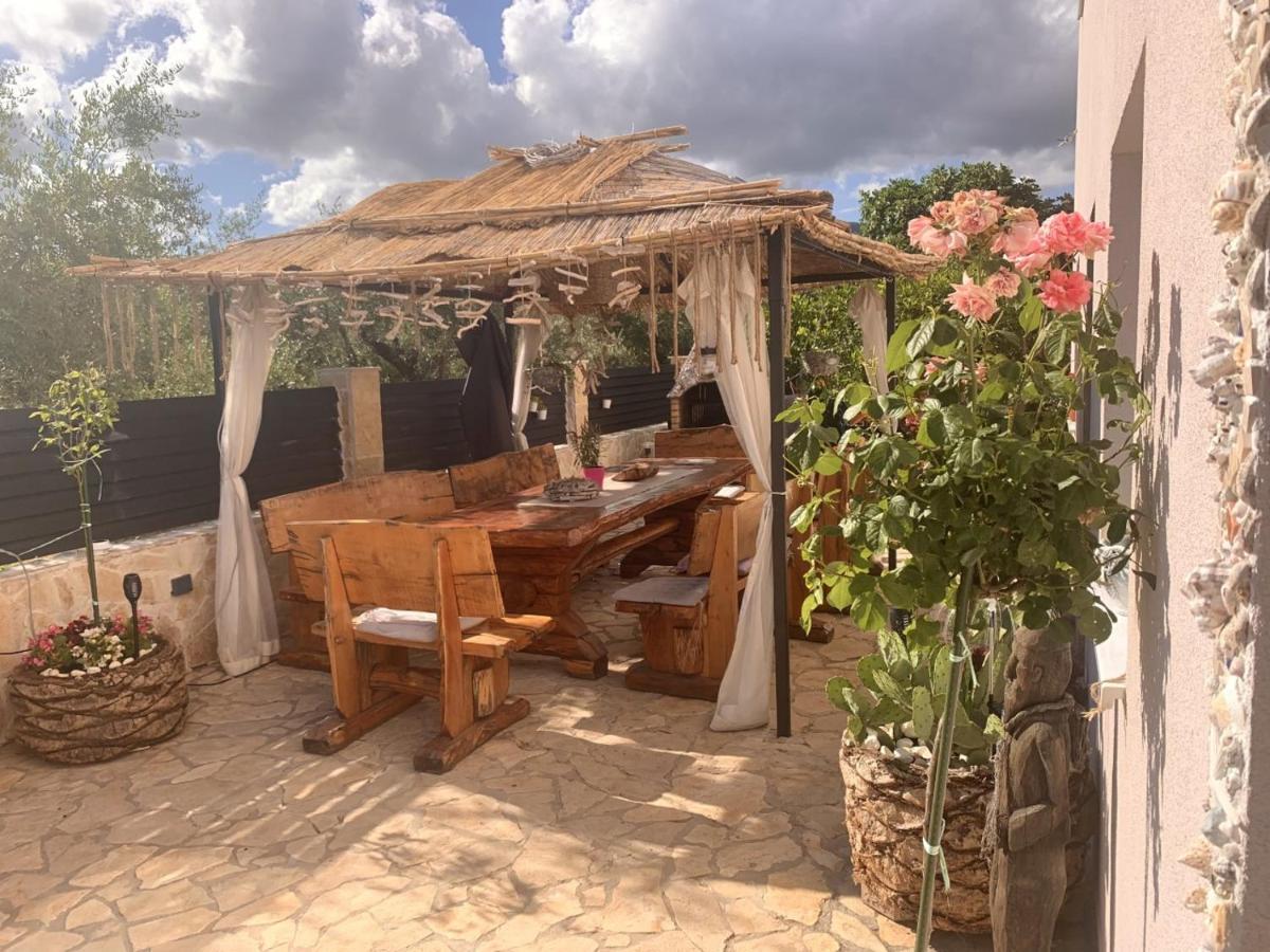 By The Sea Apartment Kastela Luaran gambar