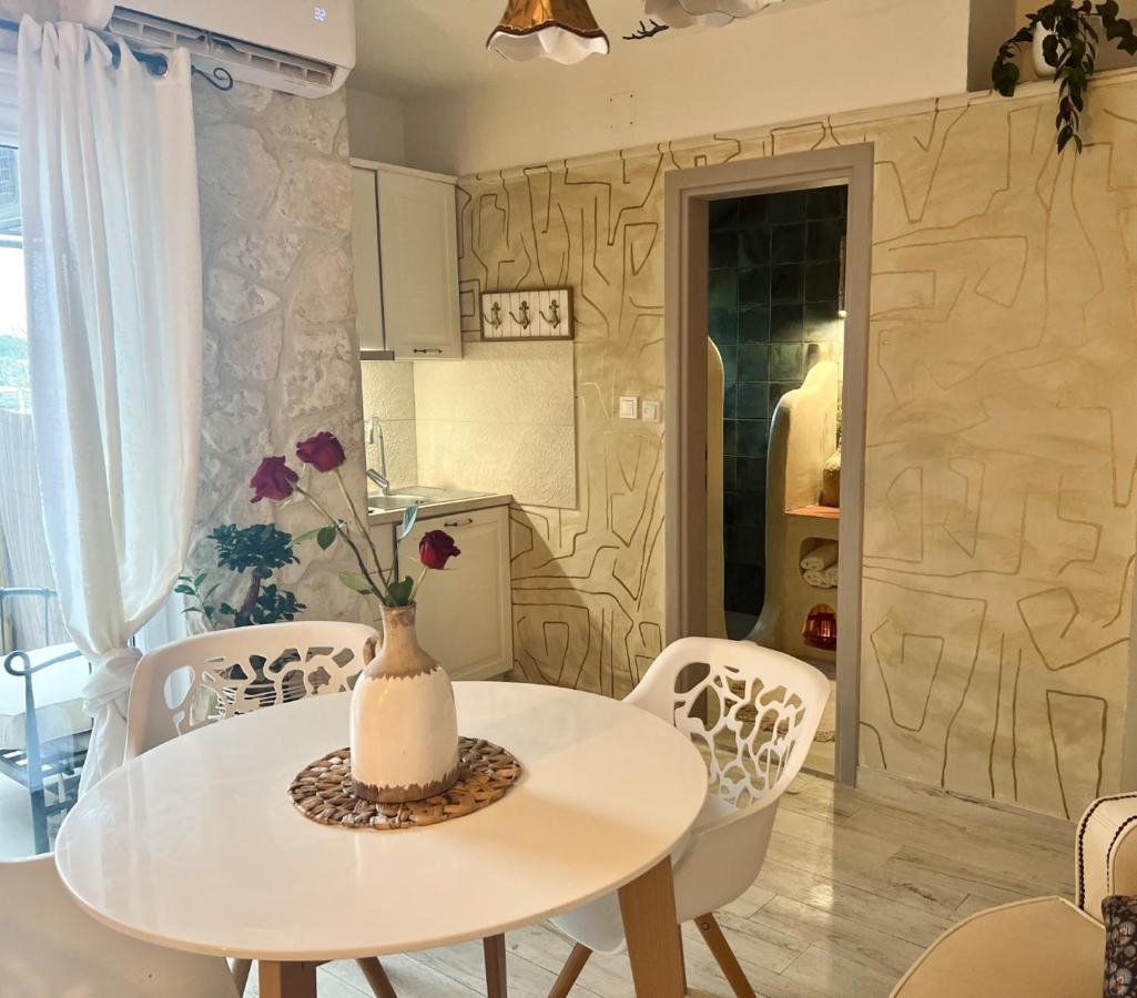 By The Sea Apartment Kastela Luaran gambar