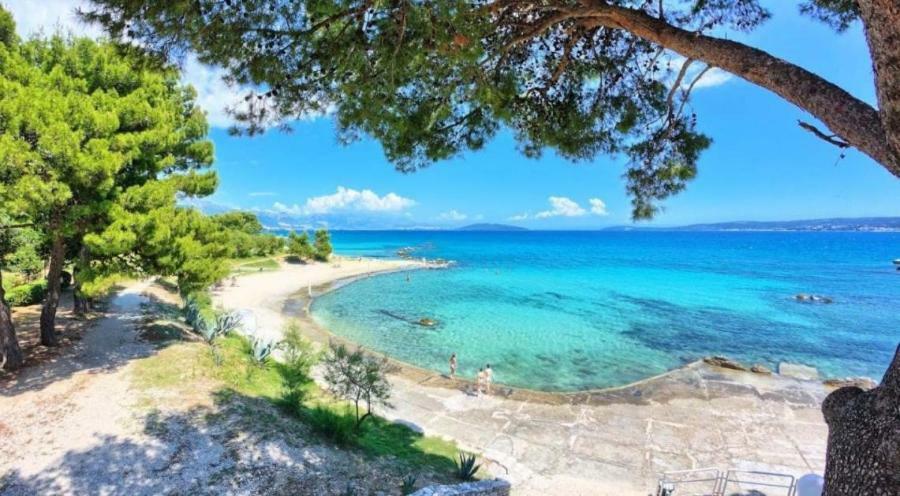 By The Sea Apartment Kastela Luaran gambar