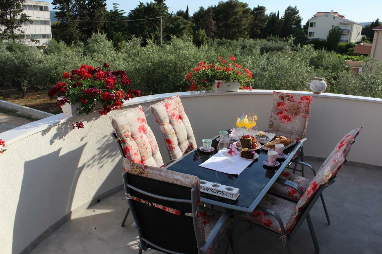 By The Sea Apartment Kastela Luaran gambar